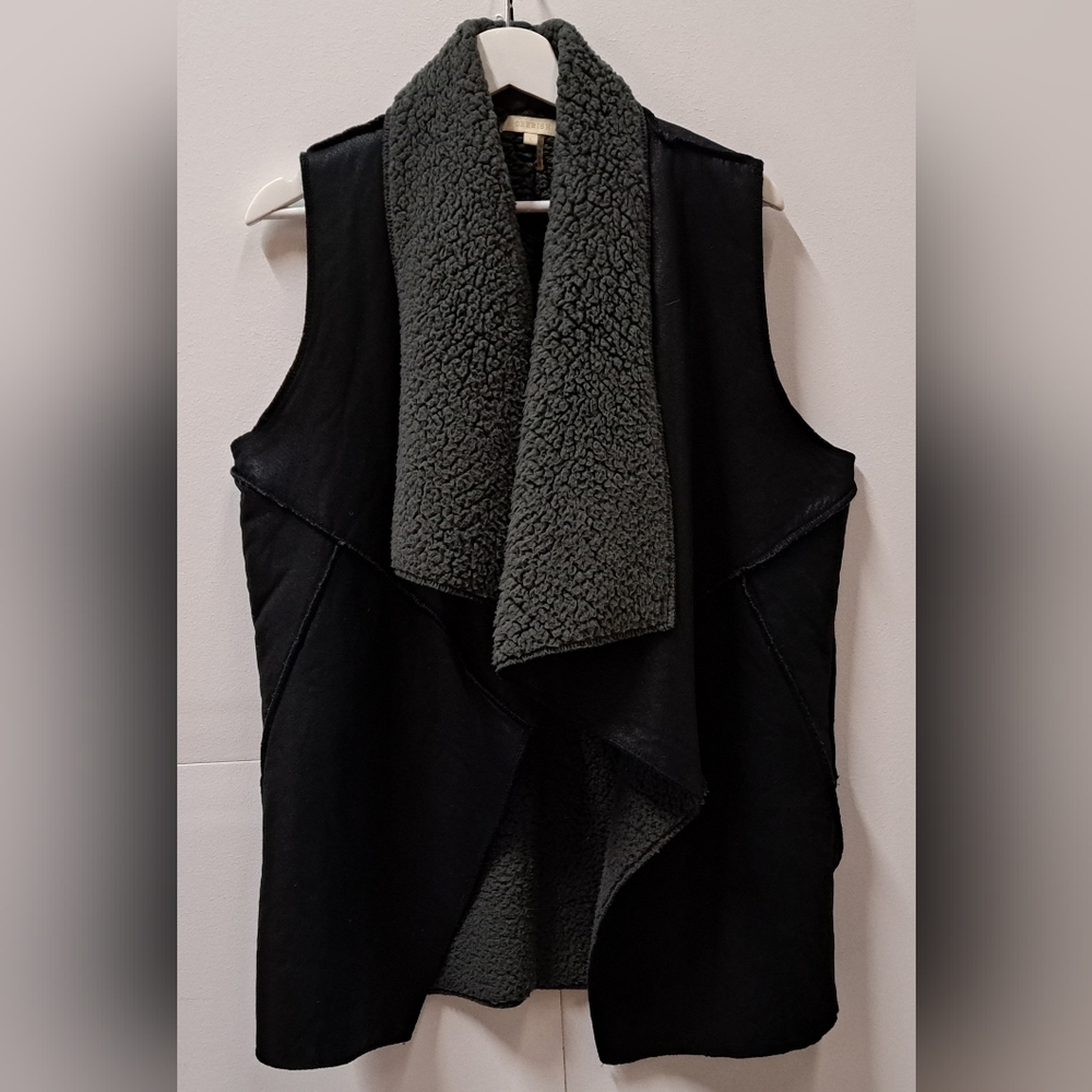 Cherish Women's Open Vest Faux Leather Faux Shearling Winter Jacket  Size Large